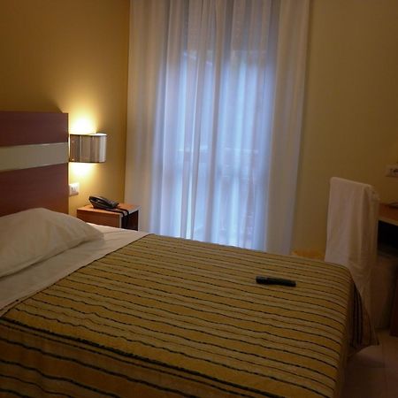 Hotel Gf Cesano Boscone Dış mekan fotoğraf