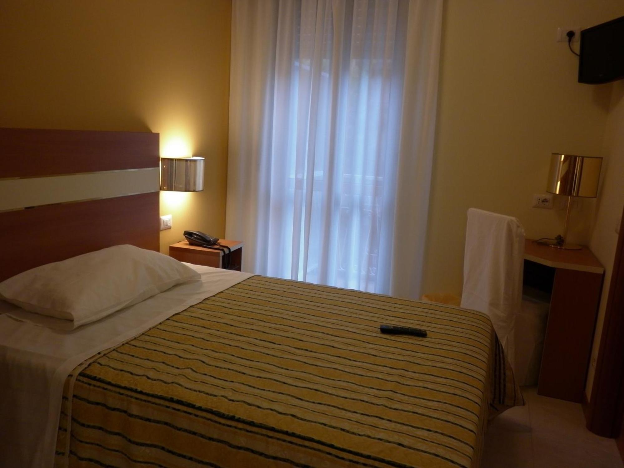 Hotel Gf Cesano Boscone Dış mekan fotoğraf