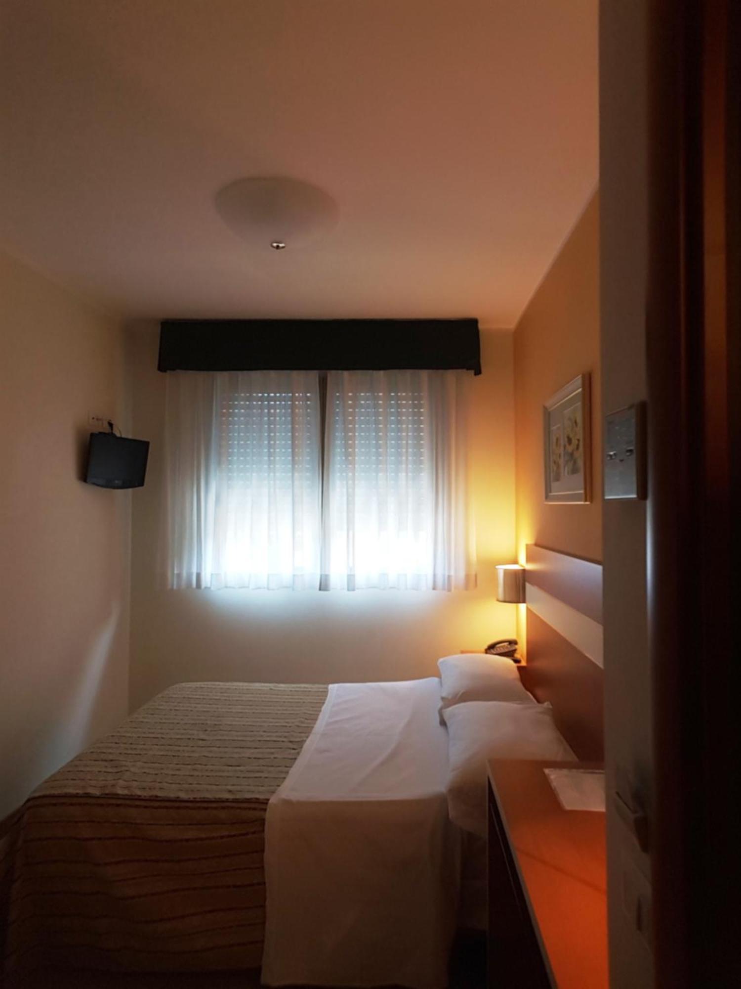 Hotel Gf Cesano Boscone Dış mekan fotoğraf