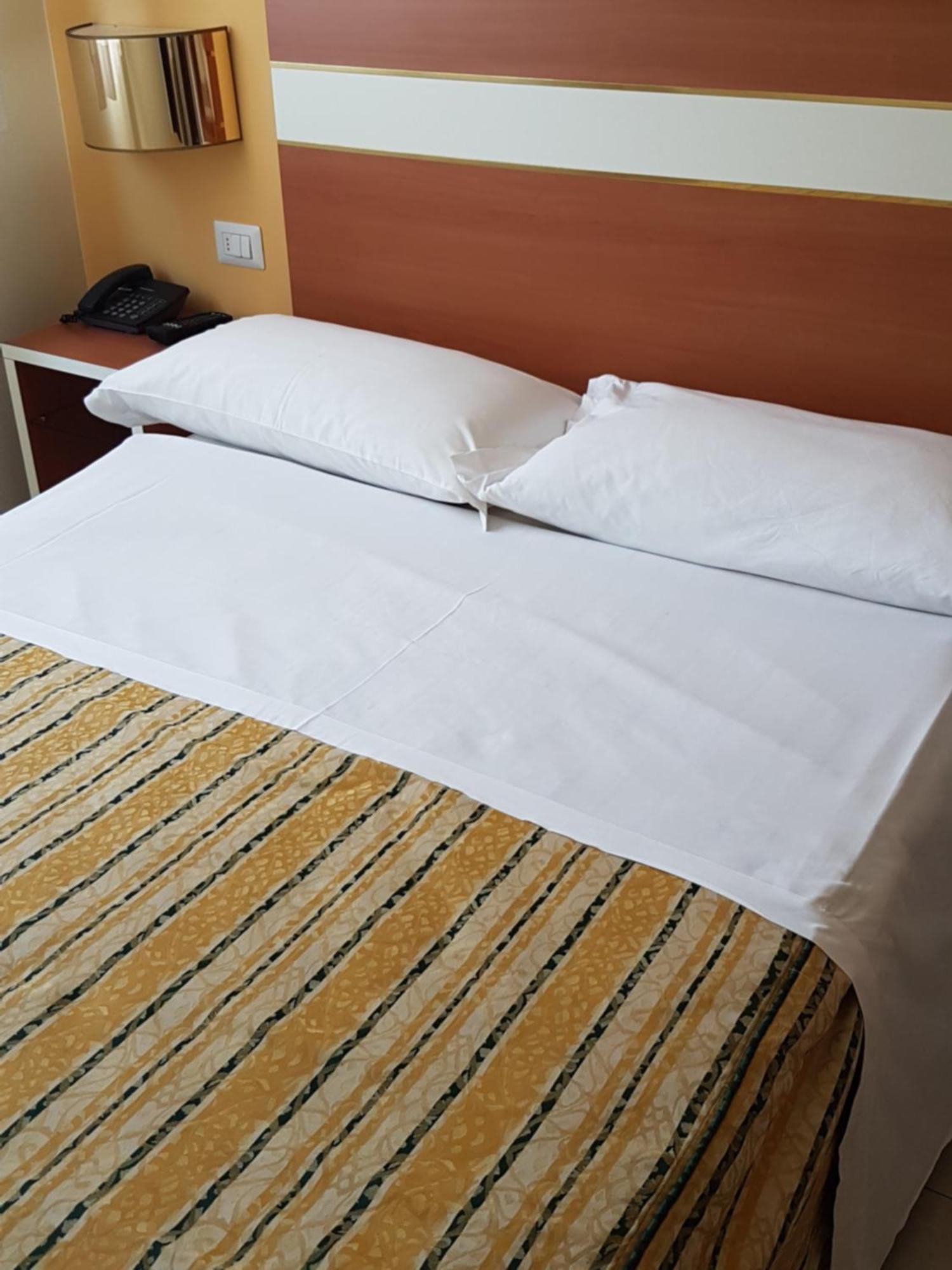 Hotel Gf Cesano Boscone Dış mekan fotoğraf