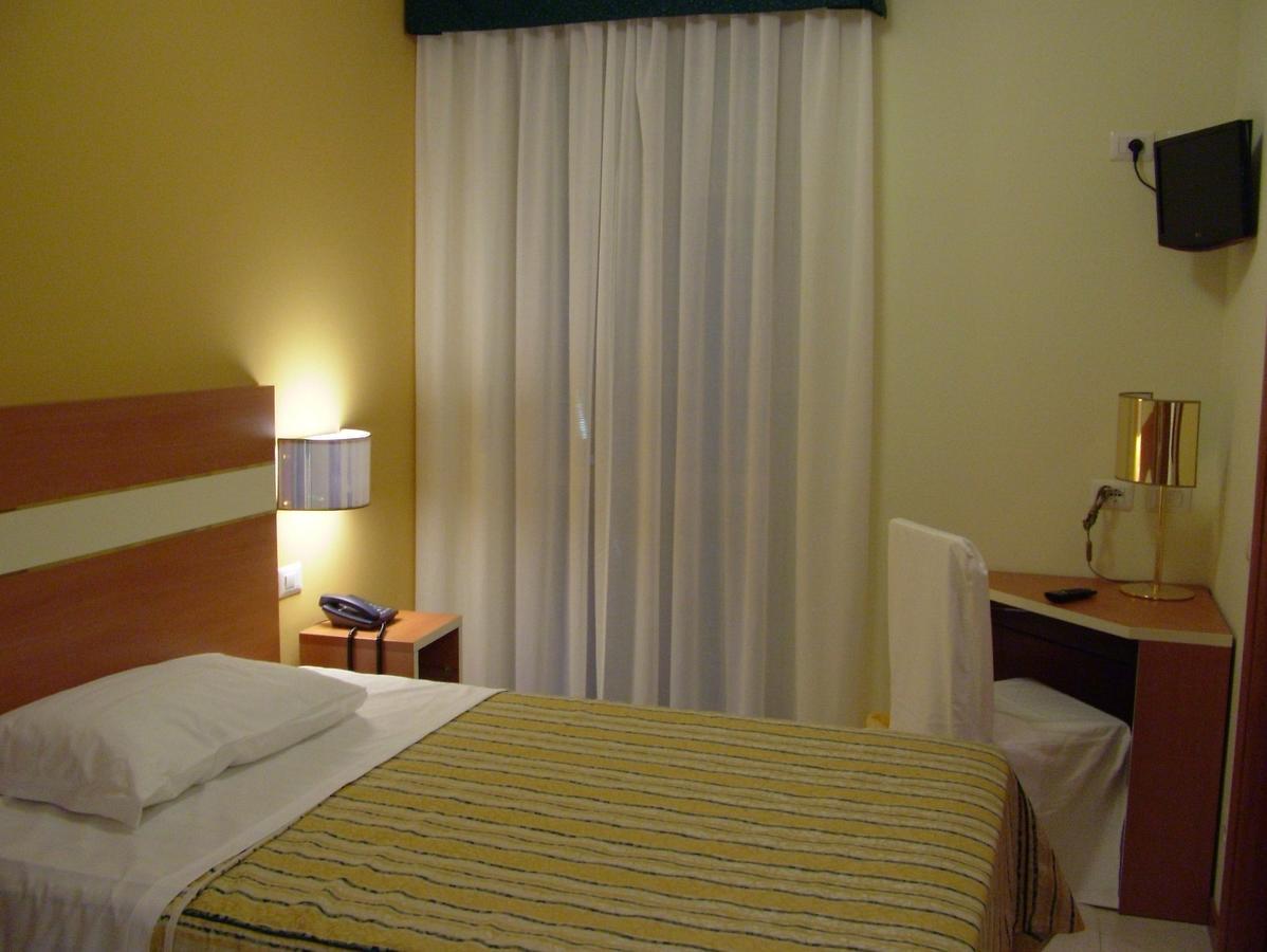Hotel Gf Cesano Boscone Dış mekan fotoğraf