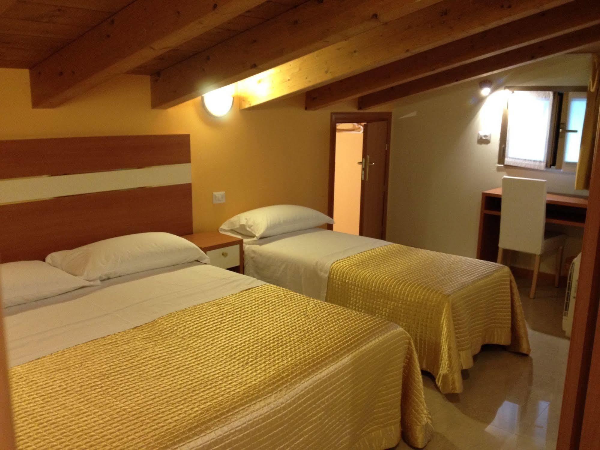 Hotel Gf Cesano Boscone Dış mekan fotoğraf