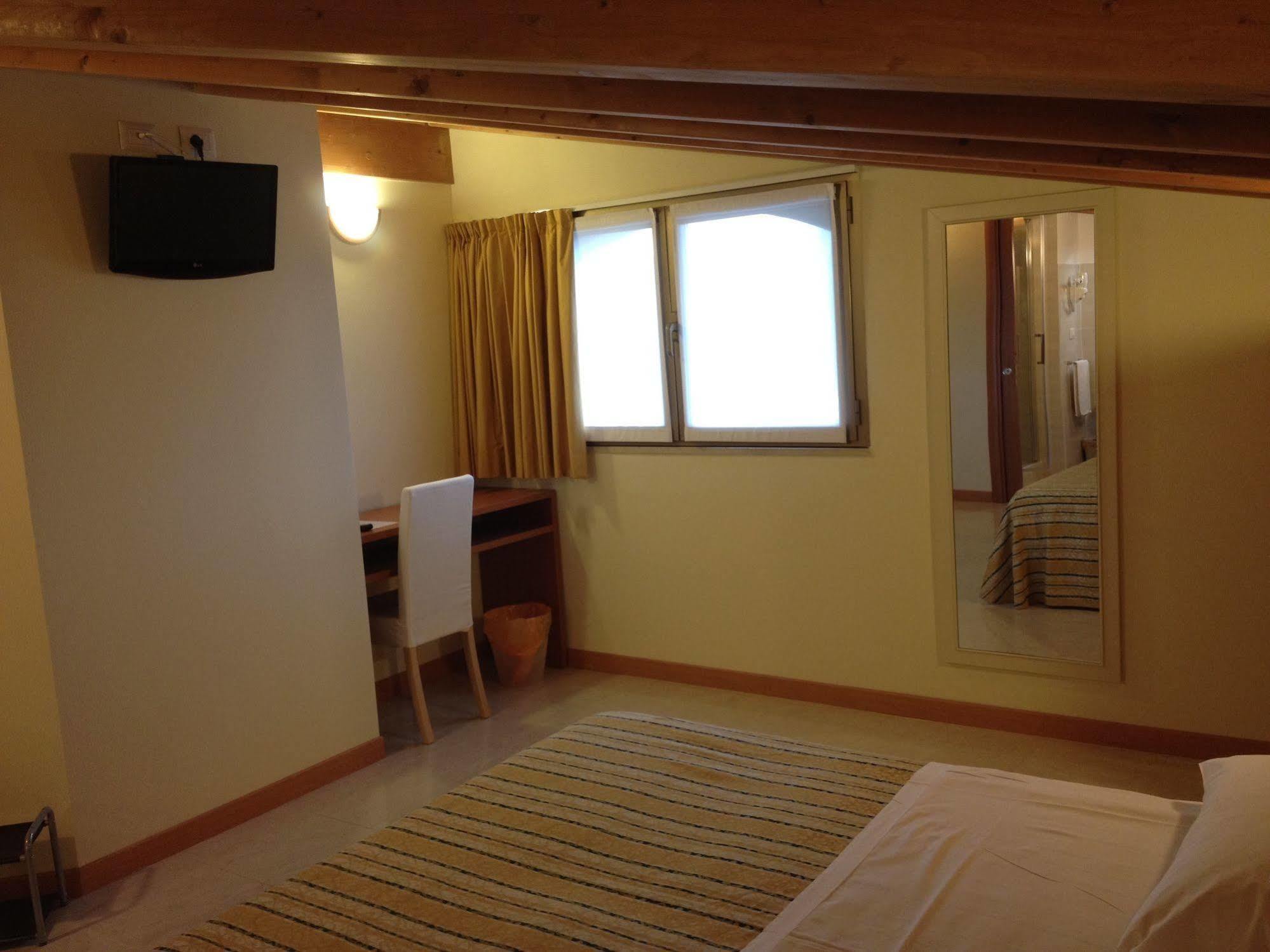 Hotel Gf Cesano Boscone Dış mekan fotoğraf