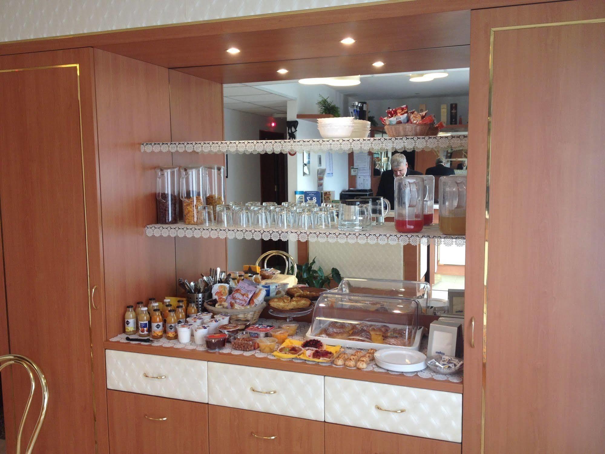 Hotel Gf Cesano Boscone Dış mekan fotoğraf