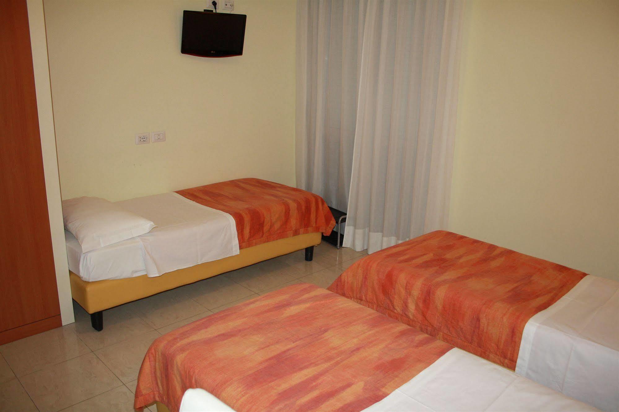 Hotel Gf Cesano Boscone Dış mekan fotoğraf